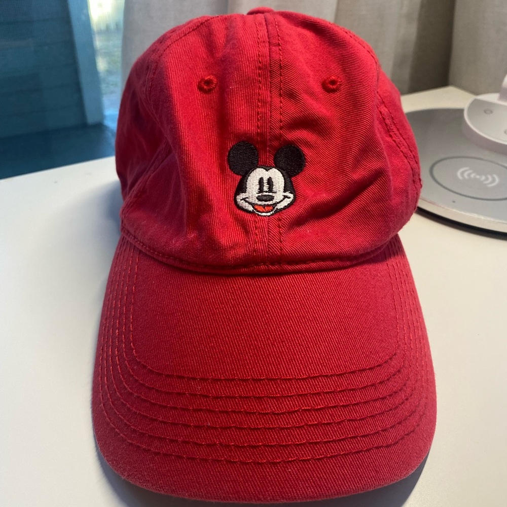 RED DISNEY MICKEY MOUSE EMBROIDERED ADJUSTABLE BASEBALL CAP